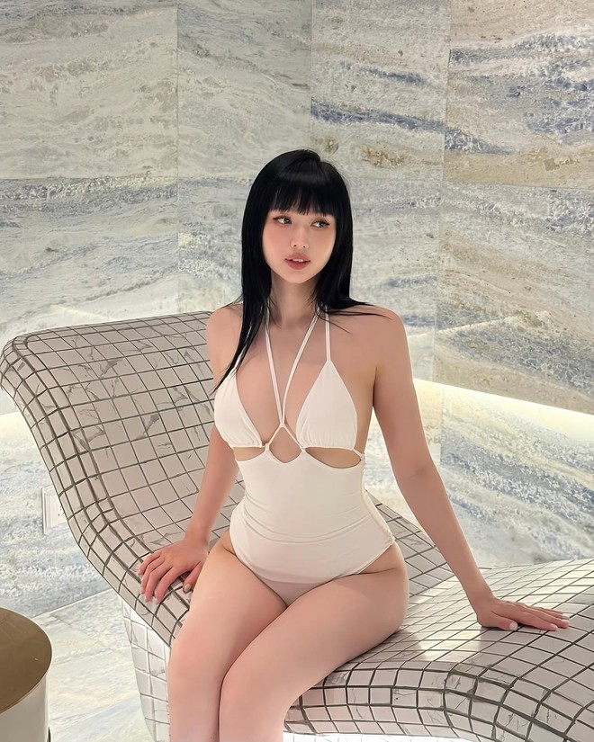 Bikini hè của "đệ nhất hot girl Hà Thành": Mẫu nào cũng sexy mãnh liệt, khoe trọn body 0% mỡ thừa!- Ảnh 9.
