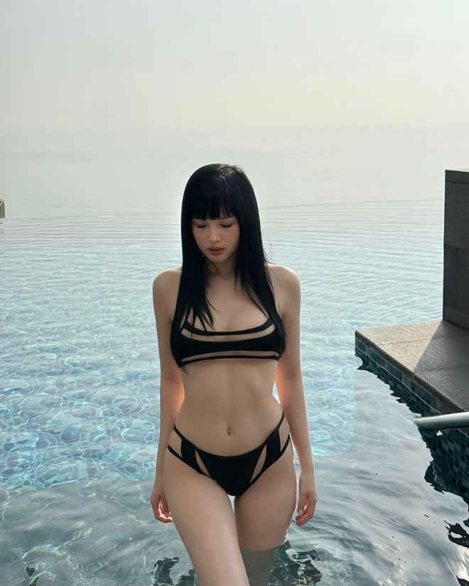Bikini hè của "đệ nhất hot girl Hà Thành": Mẫu nào cũng sexy mãnh liệt, khoe trọn body 0% mỡ thừa!- Ảnh 5.
