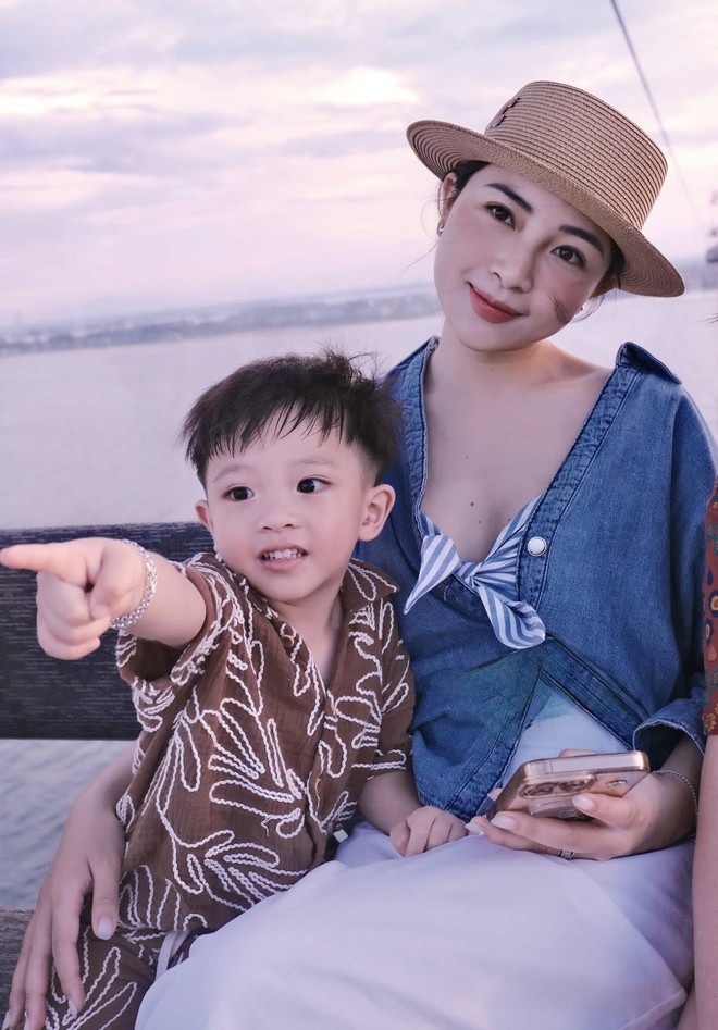 Cô chủ khách sạn khoe vóc dáng nóng bỏng, 3 vòng sexy thế này bảo sao cầu thủ nổi tiếng không thể rời mắt- Ảnh 1.