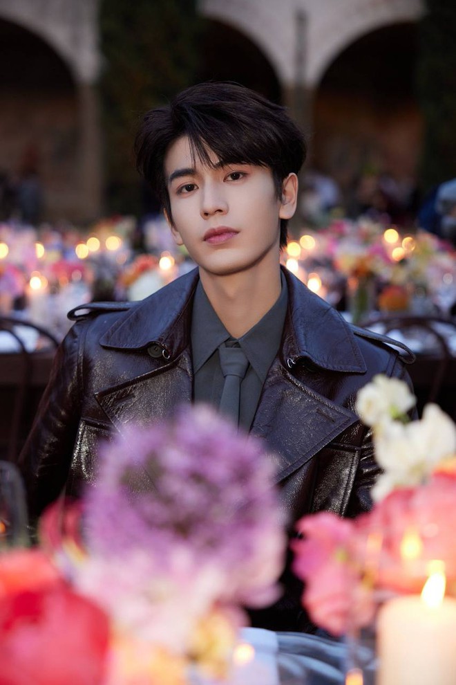 Trương Lăng Hách "đẹp hơn hoa", Mai Davika khoe lưng trần táo bạo tại show Gucci mới nhất- Ảnh 7.