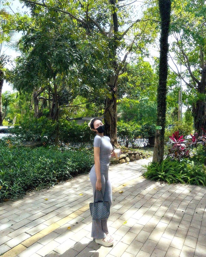 Doãn Hải My khoe body nuột nà, ba vòng cực chuẩn hậu sinh con, nàng WAG diện bikini đẹp nhất mùa hè sắp trở lại!- Ảnh 2. Doãn Hải My khoe body nuột nà, ba vòng cực chuẩn hậu sinh con, nàng WAG diện bikini đẹp nhất mùa hè sắp trở lại!- Ảnh 2.