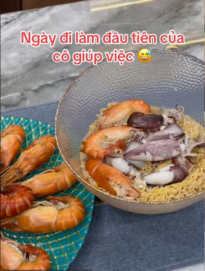 Bát mì của cô giúp việc ngày đầu đi làm cho nhà đại gia thu hút 3 triệu người: Soi kỹ mới biết lý do- Ảnh 2. Bát mì của cô giúp việc ngày đầu đi làm cho nhà đại gia thu hút 3 triệu người: Soi kỹ mới biết lý do- Ảnh 2.