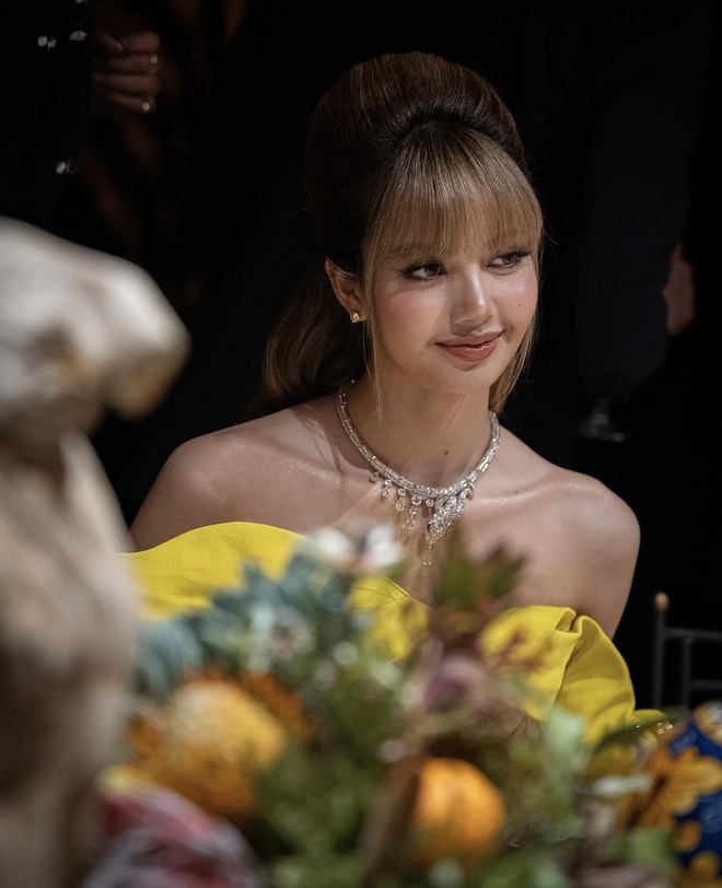 Lisa như công chúa Disney, Lưu Diệc Phi gầy gò bất ngờ qua cam thường tại event BVLGARI- Ảnh 9.