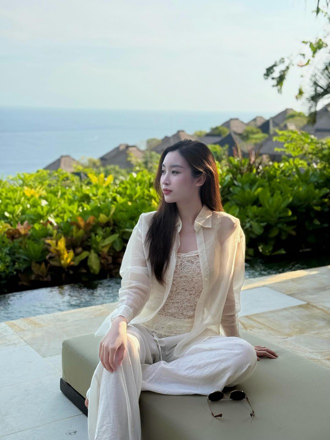 "Dâu hào môn" Đỗ Mỹ Linh tung ảnh hẹn hò Chủ tịch Hà Nội FC ở nước ngoài, bữa sáng thượng lưu gây chú ý- Ảnh 1.
