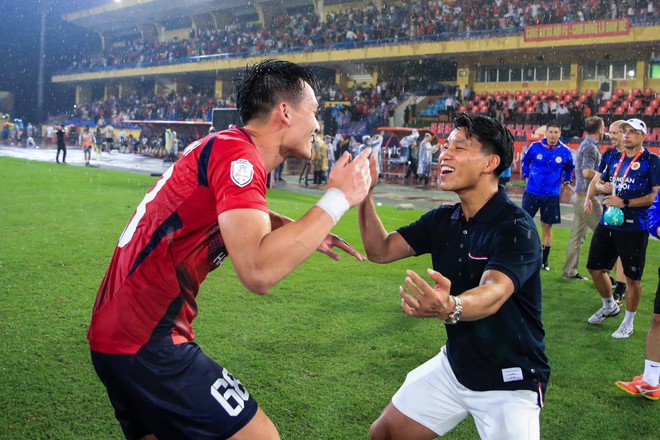 Chu Thanh Huyền lộ diện sau nghi vẫn thẩm mỹ, bị dân mạng nhắc vụ"rồng tôm", thái độ với mẹ Quang Hải gây chú ý- Ảnh 4.