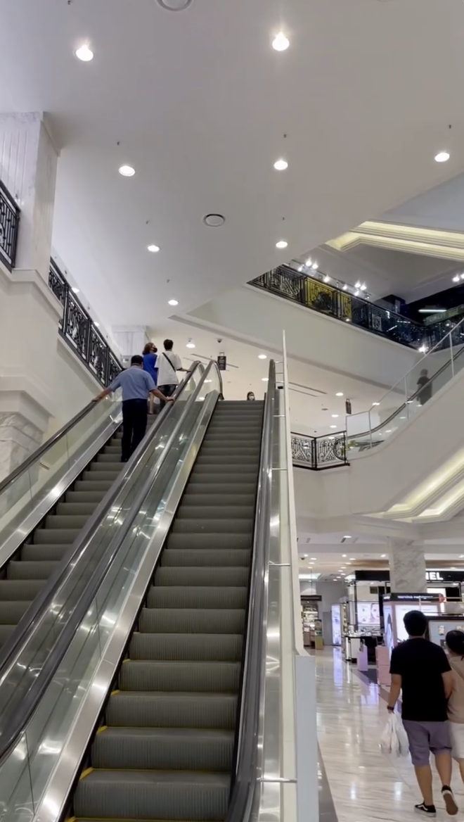 "Địa điểm vàng" xem diễu binh vừa qua hoá ra là biểu tượng một thời của TP.HCM, lưu giữ ký ức đẹp của nhiều 9X- Ảnh 5. "Địa điểm vàng" xem diễu binh vừa qua hoá ra là biểu tượng một thời của TP.HCM, lưu giữ ký ức đẹp của nhiều 9X- Ảnh 5.