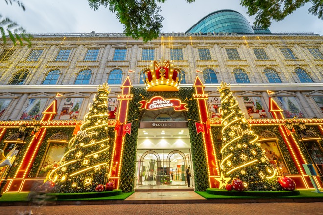 "Địa điểm vàng" xem diễu binh vừa qua hoá ra là biểu tượng một thời của TP.HCM, lưu giữ ký ức đẹp của nhiều 9X- Ảnh 9. "Địa điểm vàng" xem diễu binh vừa qua hoá ra là biểu tượng một thời của TP.HCM, lưu giữ ký ức đẹp của nhiều 9X- Ảnh 9.