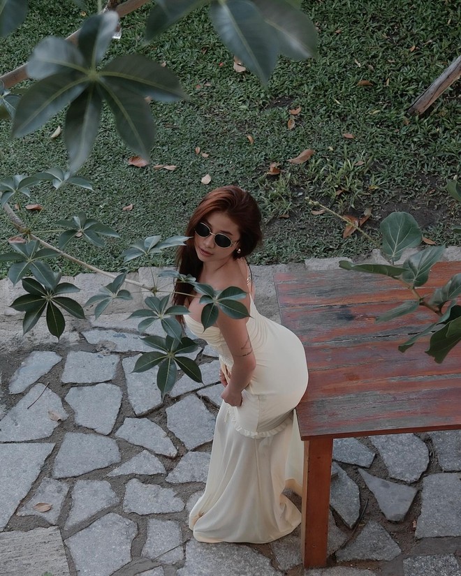 Louis Phạm chuẩn "hot girl mùa hè" trong từng khung hình, ghét mấy cũng không chê được nhan sắc, vóc dáng!- Ảnh 4.