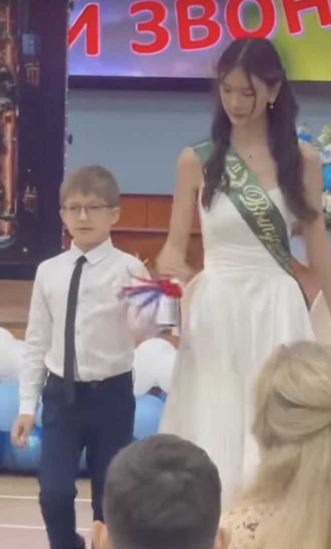 Em gái "chân dài" của Lâm Tây tuổi 18 xinh như búp bê, nhìn ảnh hồi nhỏ mới thấy "dậy thì thành công" cỡ nào- Ảnh 5.