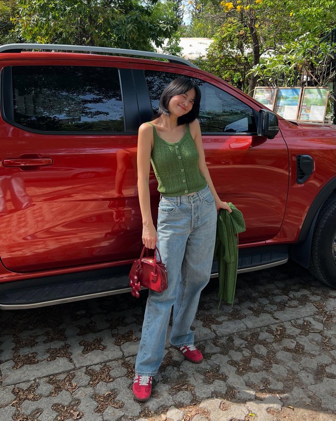 3 mỹ nhân mặc quần jeans đẹp nhất hiện tại: Phối đồ xuất sắc đến từng bộ, mọi nàng đều nên tham khảo- Ảnh 16.