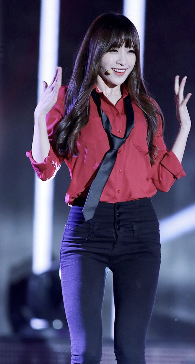 "Nữ thần fancam" từng cứu cả nhóm nhờ 1 video, nay tái xuất gây xôn xao vì visual quá khác lạ- Ảnh 4. "Nữ thần fancam" từng cứu cả nhóm nhờ 1 video, nay tái xuất gây xôn xao vì visual quá khác lạ- Ảnh 4.