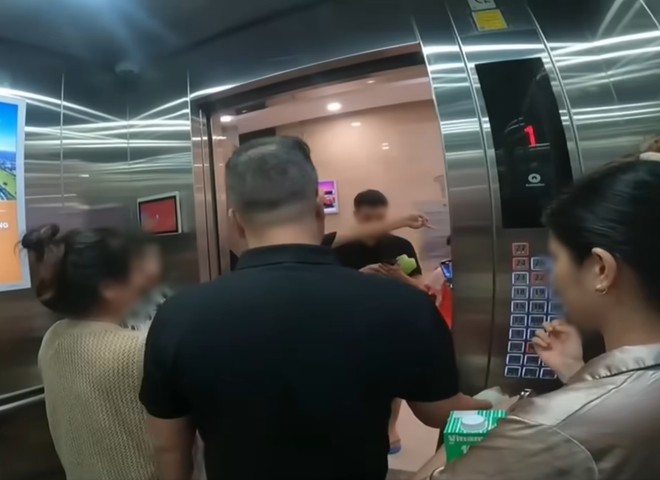 Gia đình PTTC xin lỗi sau vụ "đòi tai nghe" trong thang máy gây xôn xao- Ảnh 3.