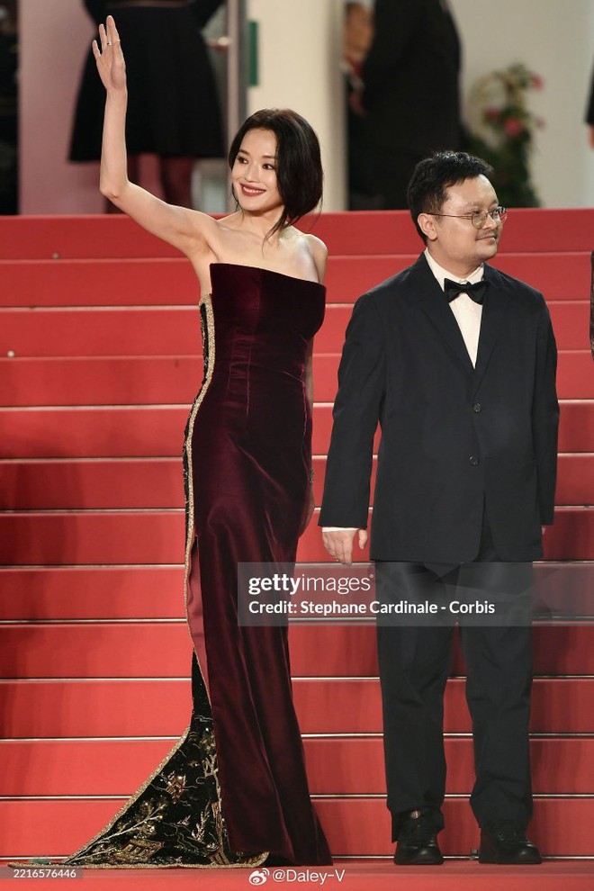 "Hung thần" Cannes 2025 chịu thua Thư Kỳ, đẹp đến độ gót chân cũng không thể bỏ qua!- Ảnh 7. "Hung thần" Cannes 2025 chịu thua Thư Kỳ, đẹp đến độ gót chân cũng không thể bỏ qua!- Ảnh 7.