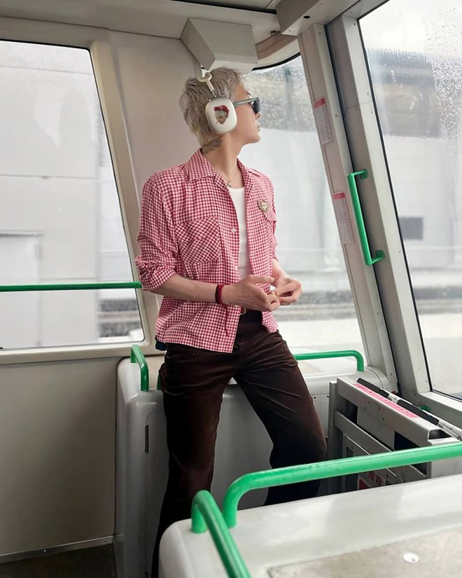 Hàng nghìn người đội mưa giữa đêm khuya và bức ảnh thấy rõ kiếp nạn của siêu sao số 1 Hàn Quốc- Ảnh 8.