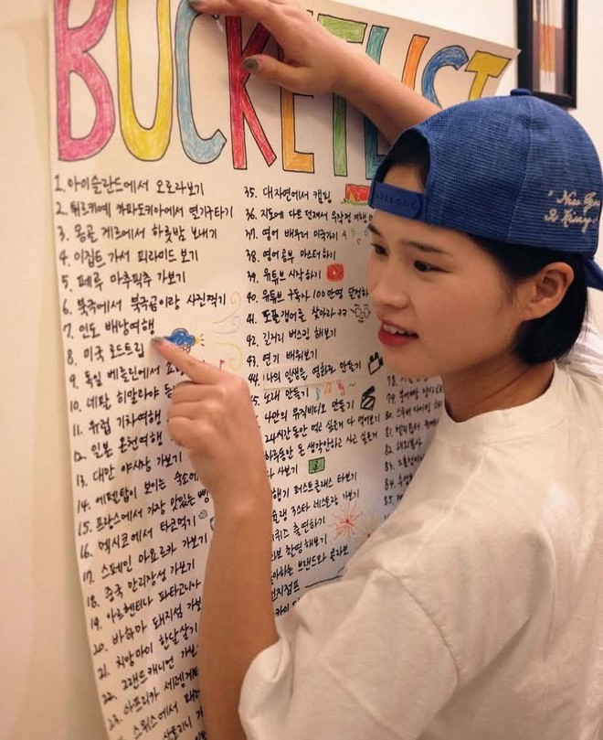 Người Việt bình luận về 100 mục tiêu của nữ YouTuber du lịch 