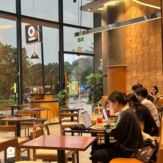 The Coffee House "lấy làm tiếc" về chuyện bịt ổ điện- Ảnh 2.