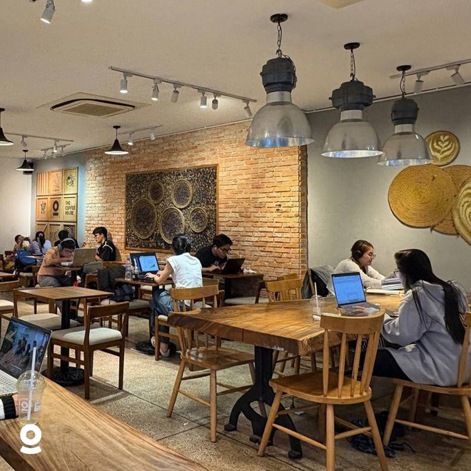 The Coffee House "lấy làm tiếc" về chuyện bịt ổ điện- Ảnh 3.