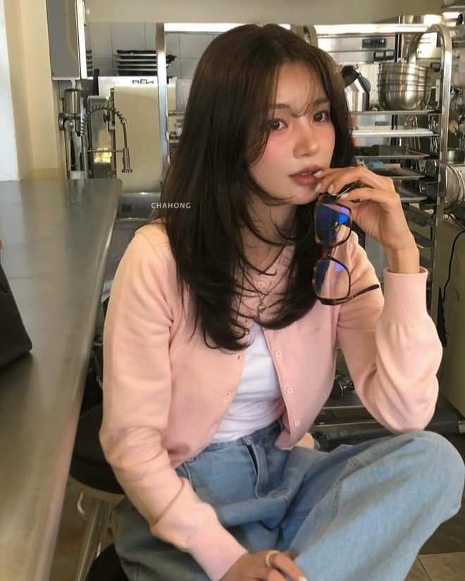 Hot nhất bây giờ chính là tóc đuôi uốn cụp với 5 kiểu siêu ngọt ngào, thu gọn gương mặt- Ảnh 3.