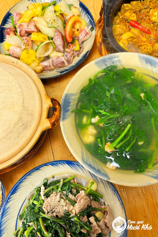 Cơm quê Mười Khó của Trường Giang bất ngờ bị réo tên giữa drama "cơm quê giá thành phố"- Ảnh 4.