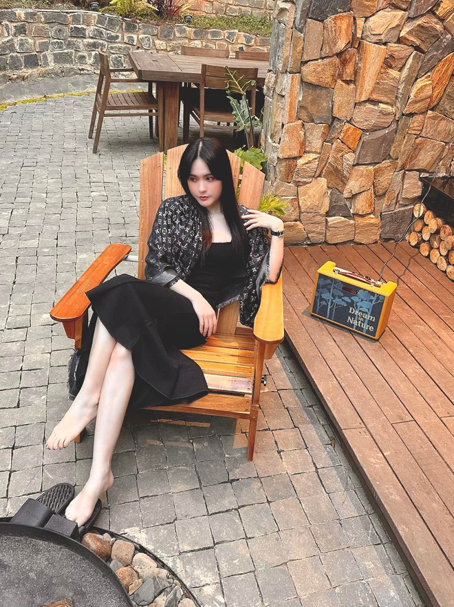 Câu hỏi lớn về "ma trận” biệt thự, căn hộ cao cấp trải dài của vợ chồng Đoàn Di Băng- Ảnh 19.