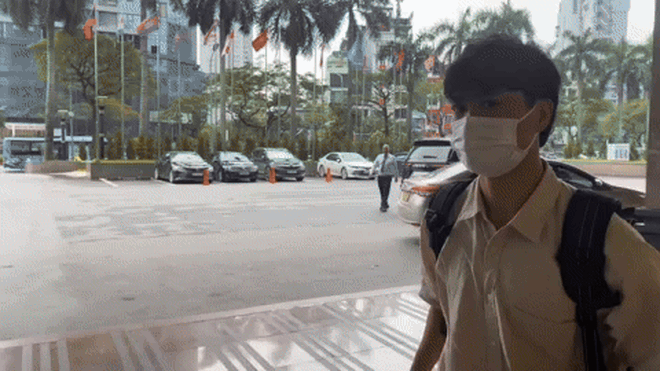 Công Phượng gây sốc với diện mạo mới, sao bóng đá lái xế hộp xịn, mang cả "đồ nghề"massage lên hội quân ĐT Việt Nam- Ảnh 2.