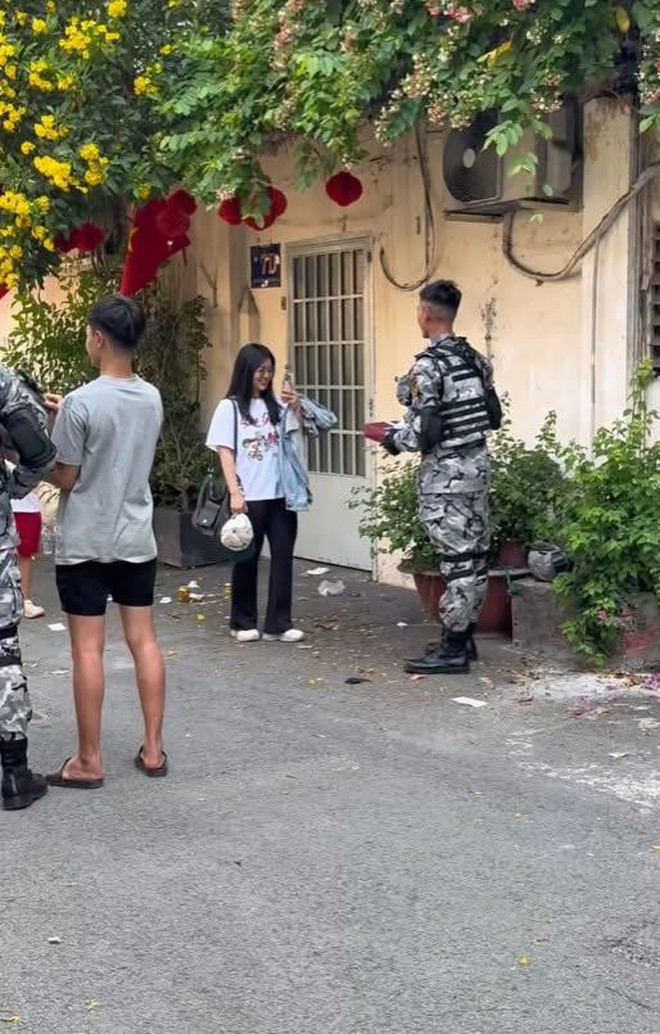 ChyChy nói về tình cảm với chiến sĩ Đặc nhiệm dù Thanh Hiếu: "Có nhiều thứ em sẽ giữ riêng và không công khai..."- Ảnh 5. ChyChy nói về tình cảm với chiến sĩ Đặc nhiệm dù Thanh Hiếu: "Có nhiều thứ em sẽ giữ riêng và không công khai..."- Ảnh 5.