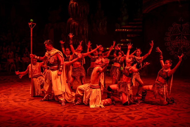 Xiếc Việt gây bão dịp lễ: Săn vé khó hơn concert, sân khấu xứng đáng 100 điểm còn diễn viên thì đẹp miễn chê- Ảnh 5.