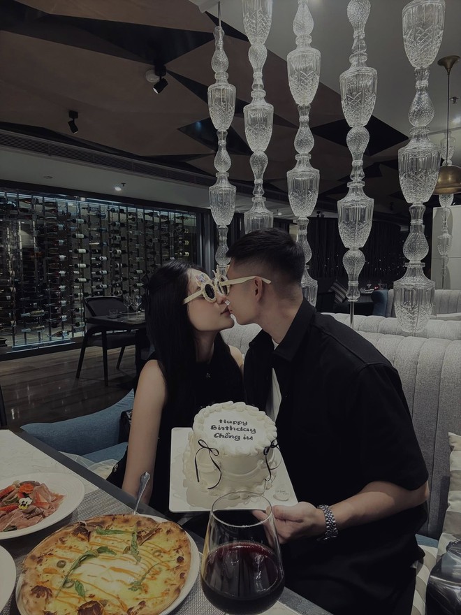 Chia tay Á hậu Vbiz trong ồn ào, “nam thần” U23 Việt Nam công khai khoá mối tình mới, visual không phải dạng vừa- Ảnh 4.