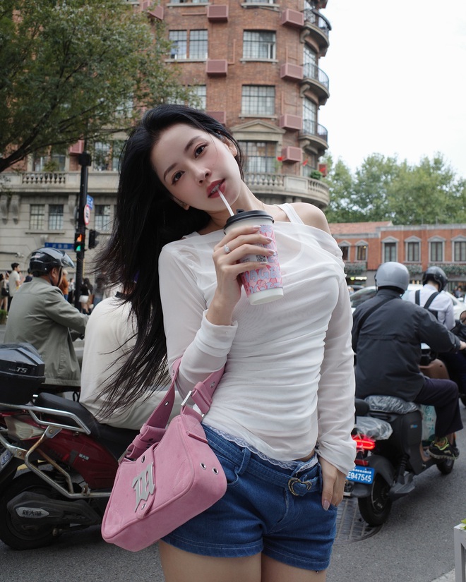7 “bàn tay ngọc” của showbiz Việt: Số 1 đúng chuẩn tay phu nhân, muốn khổ cũng khó- Ảnh 12.