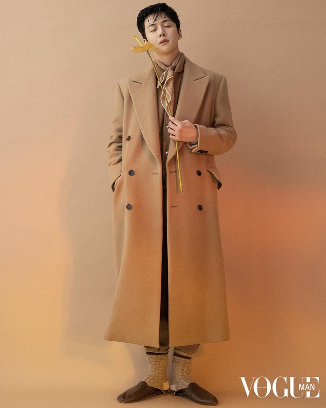 Kim Seon Ho tạo trend khắp châu Á nhưng lần đầu làm 1 việc: Đẹp trai nhưng luống cuống như nhân viên mới tan can- Ảnh 15. Kim Seon Ho tạo trend khắp châu Á nhưng lần đầu làm 1 việc: Đẹp trai nhưng luống cuống như nhân viên mới tan can- Ảnh 15.