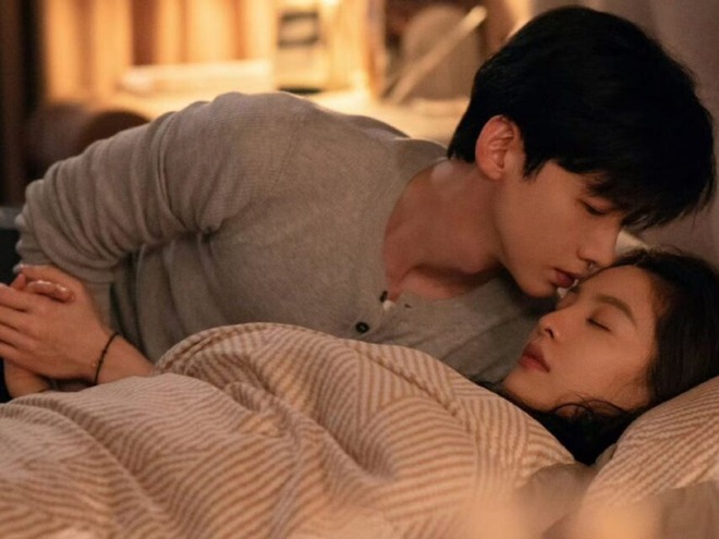 Cặp chị em showbiz yêu lén lút đã "toang", nhà trai bỏ bồ chạy theo nữ thần 10 triệu người say đắm?- Ảnh 6. Cặp chị em showbiz yêu lén lút đã "toang", nhà trai bỏ bồ chạy theo nữ thần 10 triệu người say đắm?- Ảnh 6.