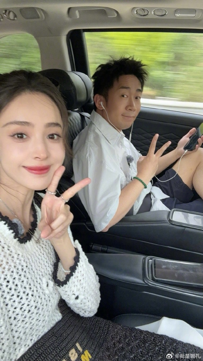 Lộ bằng chứng mỹ nhân Tân Cương bỏ người yêu nam thần, qua lại với diễn viên "xấu trai nhất Cbiz"?- Ảnh 3.