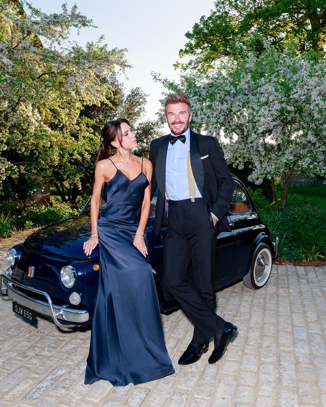 Bộ ảnh đậm chất tài phiệt của gia đình Beckham hút triệu lượt "tim", Victoria gạt phăng con trai cả giữa tin đồn "cạch mặt"- Ảnh 7.