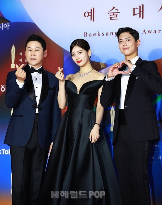Suzy đẹp xuất sắc bên cạnh Park Bo Gum, hẳn là vì có thêm 1 danh phận khác sau 7 năm- Ảnh 4. Suzy đẹp xuất sắc bên cạnh Park Bo Gum, hẳn là vì có thêm 1 danh phận khác sau 7 năm- Ảnh 4.