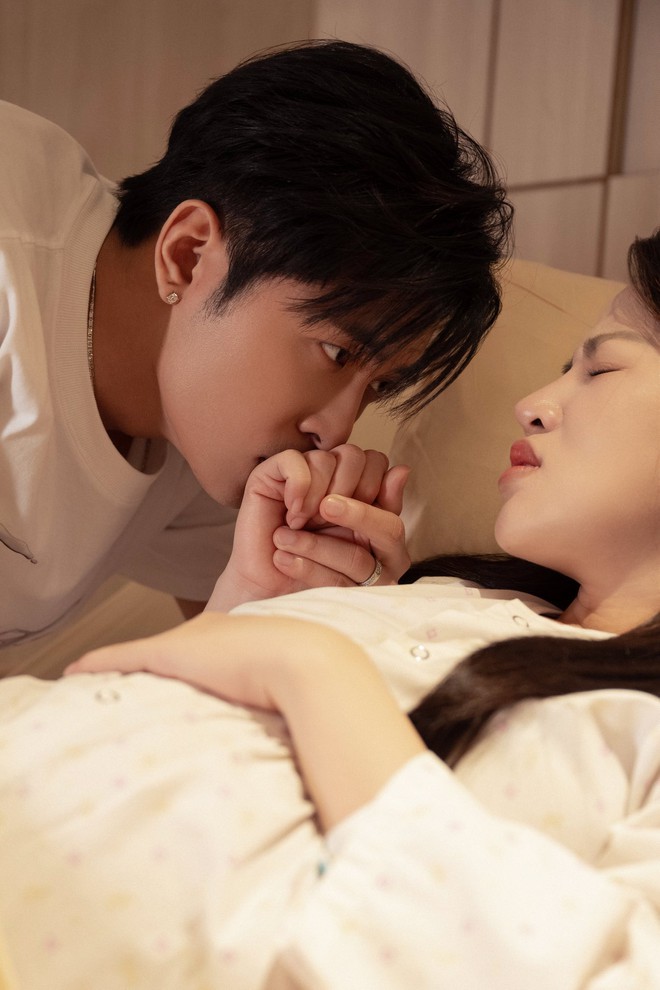 Puka lên tiếng làm rõ sự thật bức ảnh gây tranh cãi "dàn dựng quá đà" khi sinh con đầu lòng- Ảnh 2. Puka lên tiếng làm rõ sự thật bức ảnh gây tranh cãi "dàn dựng quá đà" khi sinh con đầu lòng- Ảnh 2.