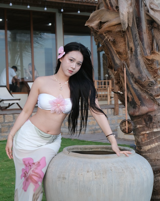 Xả suộc loạt ảnh nóng bỏng của dàn gái xinh nổi tiếng: Đường đua bikini 2025, căng!- Ảnh 13.