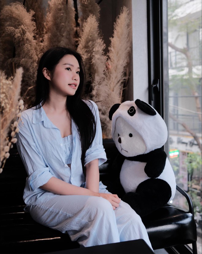 Bữa tiệc visual: Doãn Hải My khí chất "tiểu thư thành thị", đọ sắc 2 hot mom nhan sắc đỉnh nhất nhì làng bóng đá- Ảnh 6.