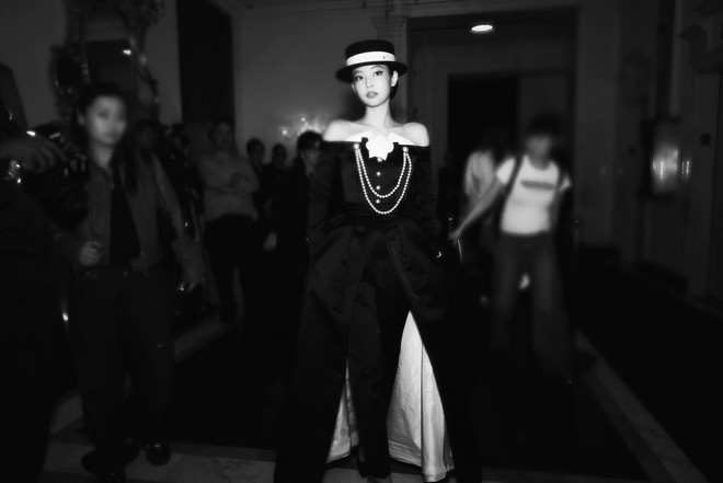 Jennie đẹp như minh tinh điện ảnh trong loạt khung hình full HD, Met Gala “lộc” quá rồi!- Ảnh 15.