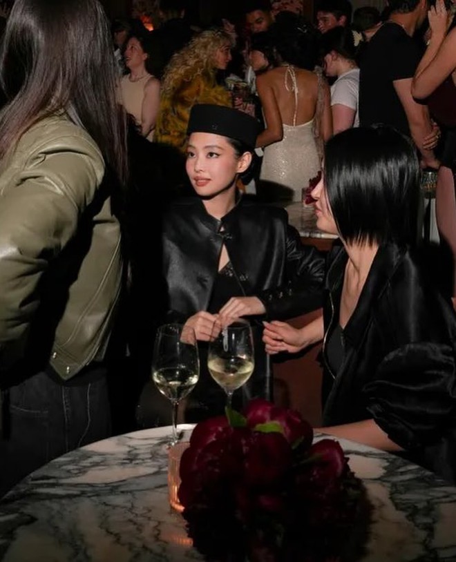 Jennie đẹp như minh tinh điện ảnh trong loạt khung hình full HD, Met Gala “lộc” quá rồi!- Ảnh 22.