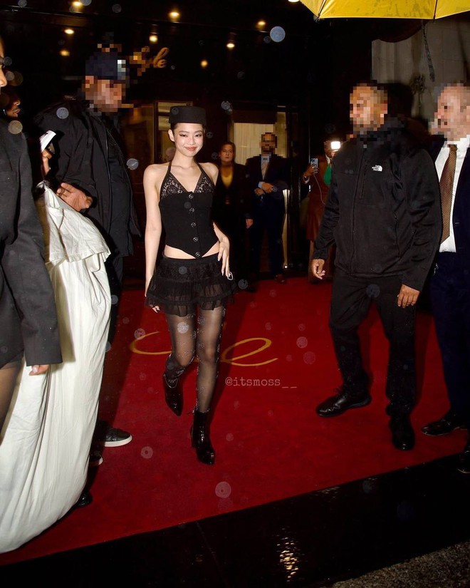 Jennie đẹp như minh tinh điện ảnh trong loạt khung hình full HD, Met Gala “lộc” quá rồi!- Ảnh 16.