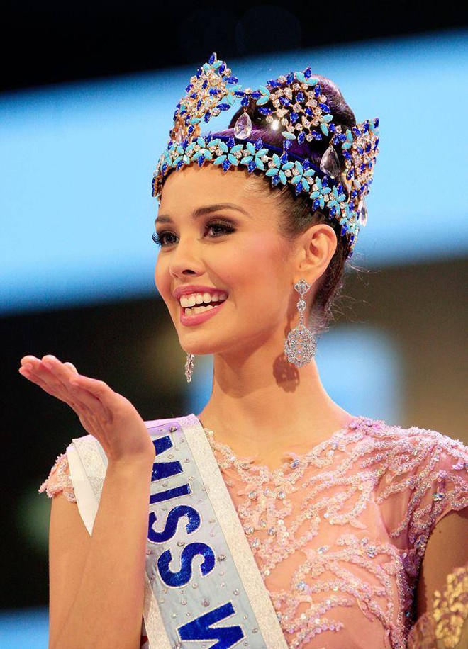 Tân Hoa hậu thế giới 2025 chơi hệ tâm linh, “xào lại” bí kíp đăng quang của 2 Miss World tiền nhiệm- Ảnh 7. Tân Hoa hậu thế giới 2025 chơi hệ tâm linh, “xào lại” bí kíp đăng quang của 2 Miss World tiền nhiệm- Ảnh 7.