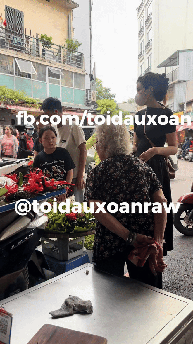 HOT: Hoa hậu Đỗ Hà bị "tóm dính" lộ diện bên bạn trai, hành động của thiếu gia giữa chợ thành tâm điểm- Ảnh 3. HOT: Hoa hậu Đỗ Hà bị "tóm dính" lộ diện bên bạn trai, hành động của thiếu gia giữa chợ thành tâm điểm- Ảnh 3.