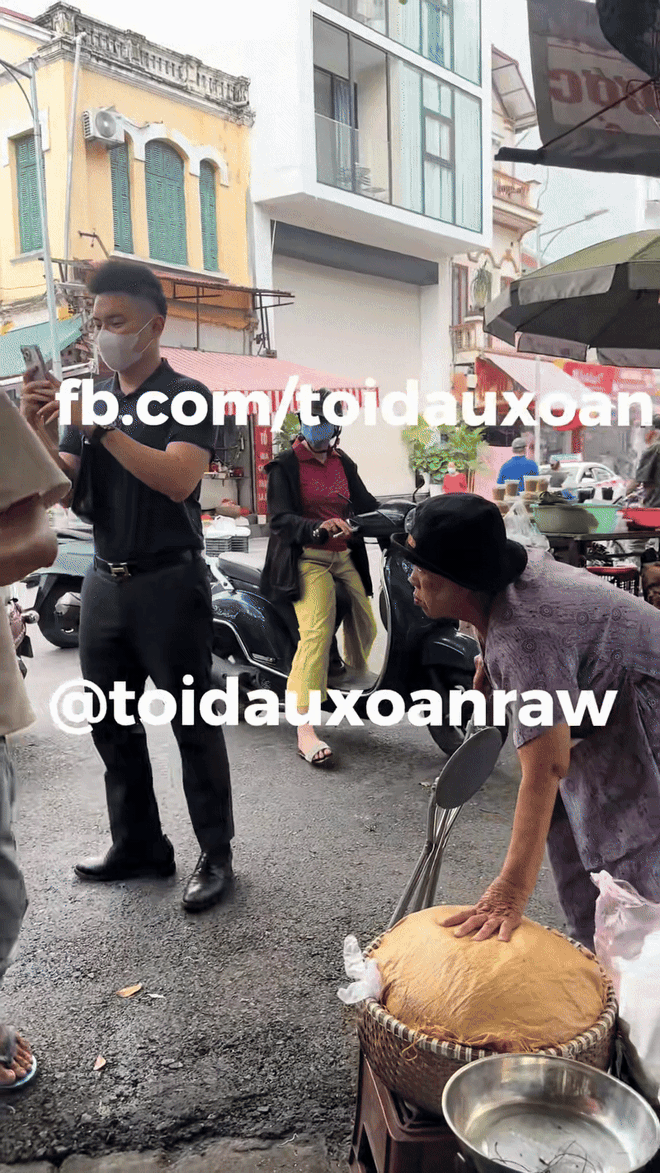 HOT: Hoa hậu Đỗ Hà bị "tóm dính" lộ diện bên bạn trai, hành động của thiếu gia giữa chợ thành tâm điểm- Ảnh 4. HOT: Hoa hậu Đỗ Hà bị "tóm dính" lộ diện bên bạn trai, hành động của thiếu gia giữa chợ thành tâm điểm- Ảnh 4.