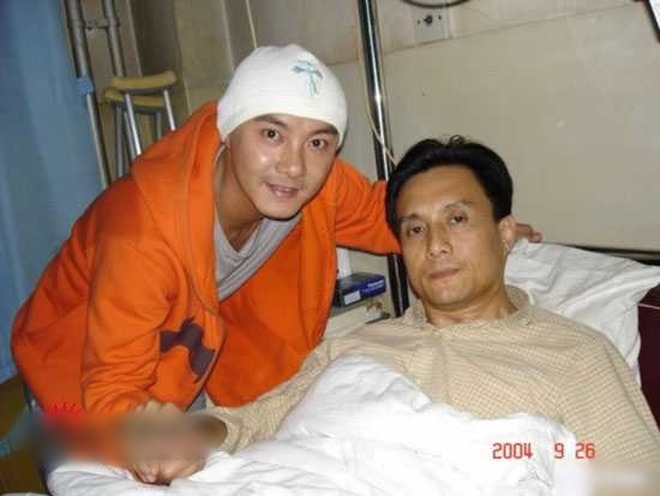 Quá khứ gây sốc của Tạ Đình Phong: Đánh hội đồng đàn anh thừa sống thiếu chết, ngồi tù vì tội lỗi khó tha thứ- Ảnh 7. Quá khứ gây sốc của Tạ Đình Phong: Đánh hội đồng đàn anh thừa sống thiếu chết, ngồi tù vì tội lỗi khó tha thứ- Ảnh 7.