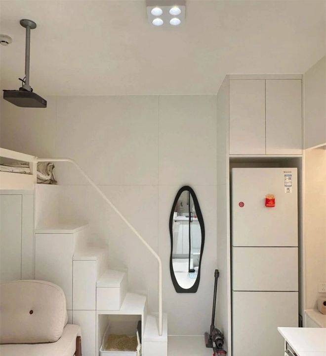Bức ảnh cô gái nằm đọc sách thu hút chục nghìn like- Ảnh 5.