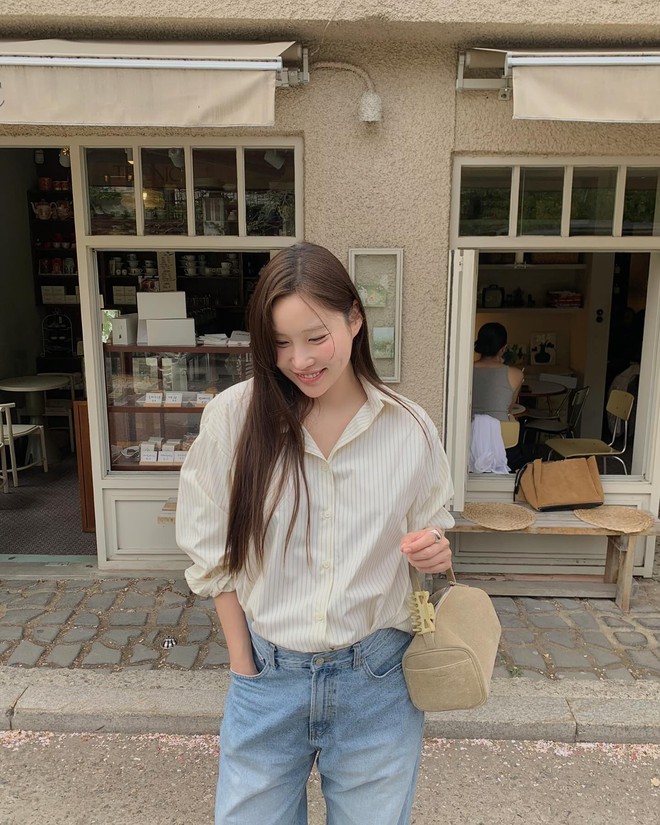 5 mẫu áo mùa hè hoàn hảo nhất để phối cùng quần jeans: Mặc đẹp mỗi ngày bỗng trở nên quá đơn giản!- Ảnh 8.