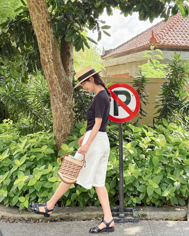 Phụ nữ 40+ chỉ cần đúng 4 mẫu giày mùa hè này vì hack tuổi tốt nhất, tinh tế và phối đồ cực dễ- Ảnh 6.