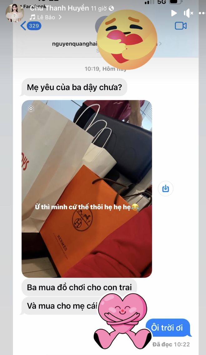 Chu Thanh Huyền khoe quà Hermes được Quang Hải mua tặng ngay sau trận thua sốc 0-4 của ĐT Việt Nam, netizen: EQ âm điểm!- Ảnh 1.