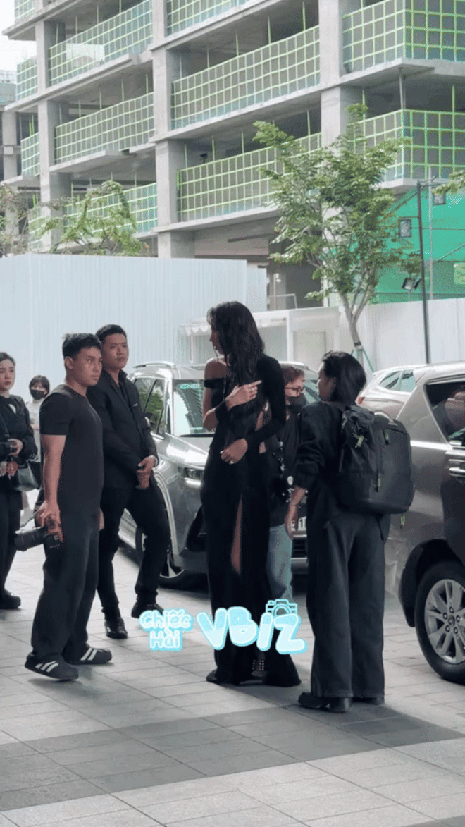 Netizen "hết hồn" vì ngỡ Thùy Tiên trở lại- Ảnh 1. Netizen "hết hồn" vì ngỡ Thùy Tiên trở lại- Ảnh 1.