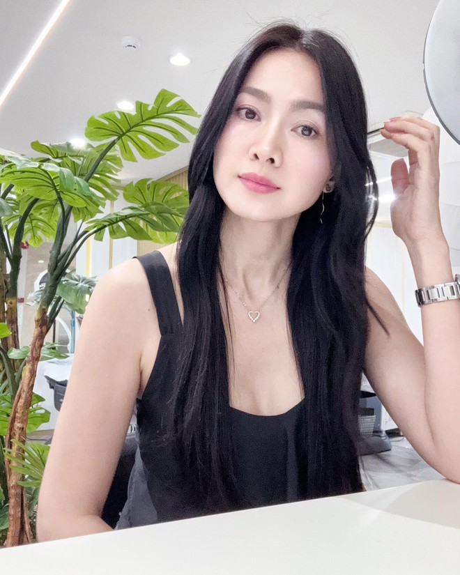 Mỹ nhân Việt 43 tuổi đang được so với Song Hye Kyo có nhan sắc cỡ nào?- Ảnh 9.